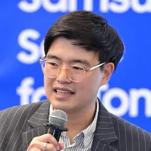 คุณณวนัส เชษฐสันติคุณ